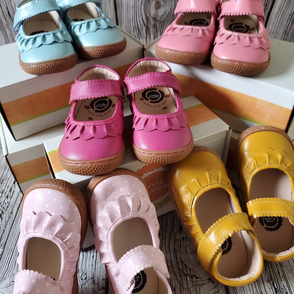 Livie and Luca Ruche Sandals Butterscotch Color NIB - Picture 6 of 6